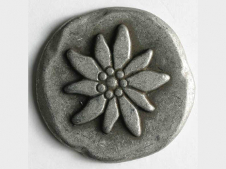 Edelweissknopf, vollmetall, unregelmäßige Form mit Öse - Größe: 