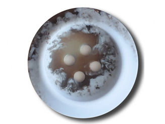 Polyesterknopf mit trendigem Flammendekor mit 2 Löchern - Größe: 